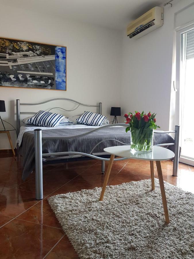 Studio Legend Rovinj Exteriör bild